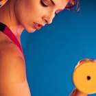 ¿Es mejor entrenar con menos peso y más repeticiones o con más peso y menos repeticiones?