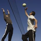 Las habilidades fundamentales para jugar al voleibol