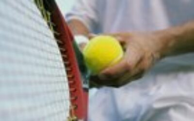 ¿Cómo mantener las manos húmedas y secas para jugar al tenis?